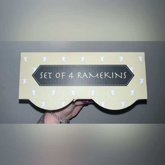 Pink ghost ramekins - Picture 2 of 3